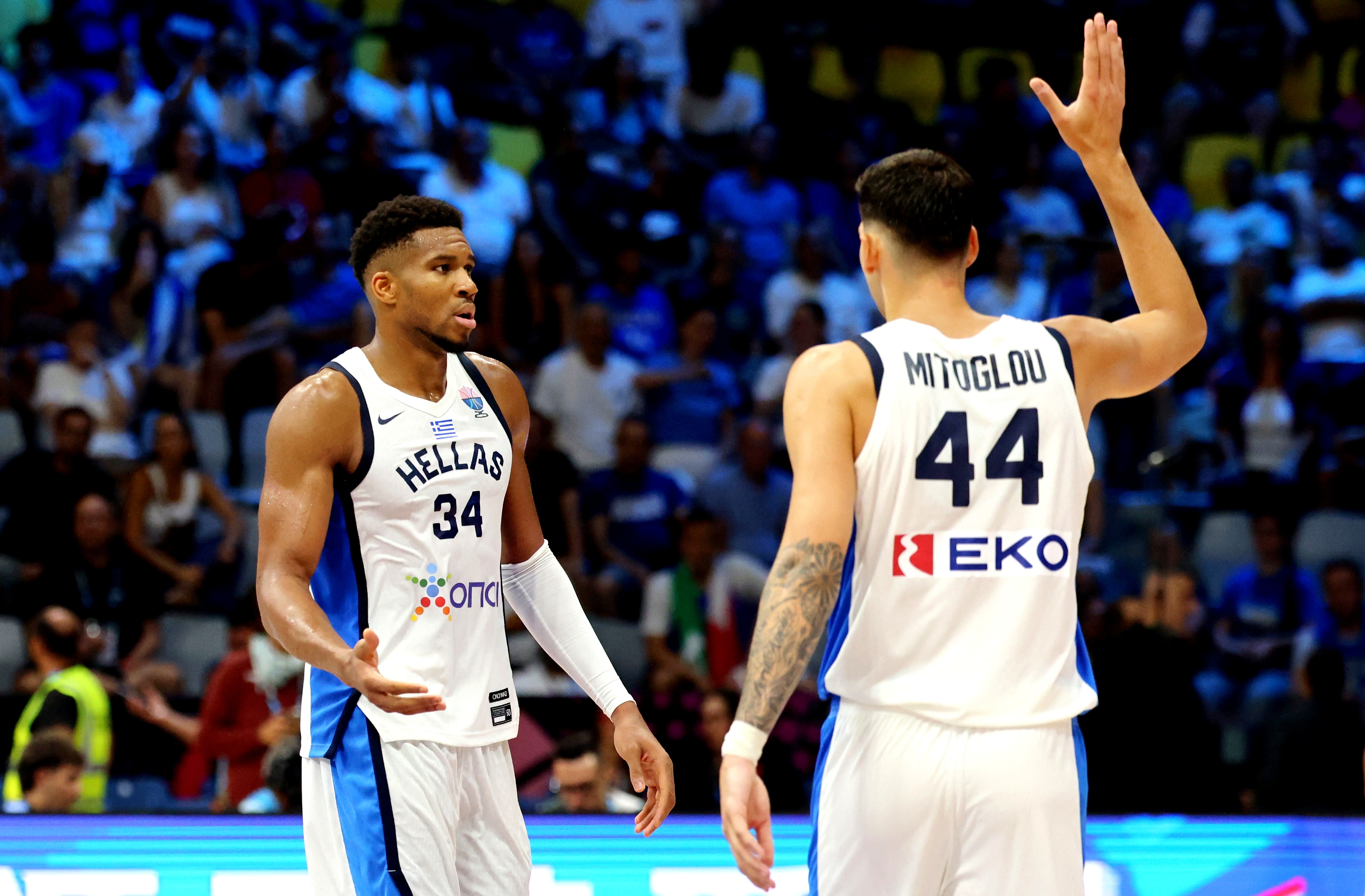 APP下载-汤普森单节三十七腾讯解说全场回放